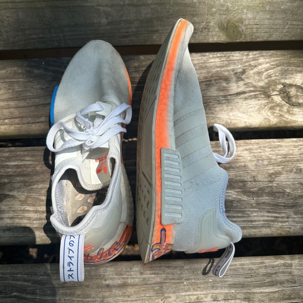 Adidas NMD_R1 Graffiti Sneakers White Signal Coral FV7852 Men's Sz 11 Streetwear - Picture 5 of 9